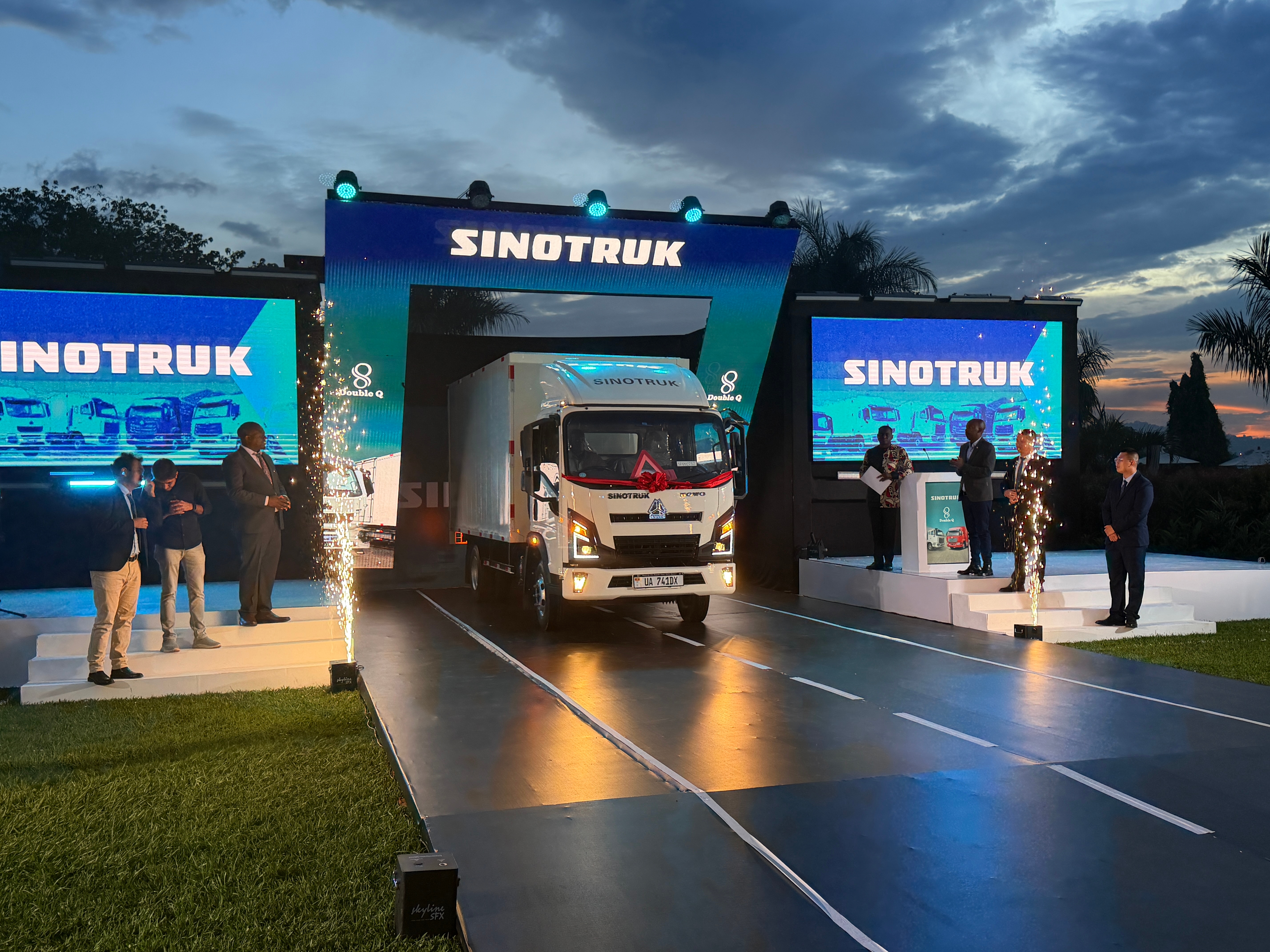 SINOTRUK провела презентацию легких грузовиков в Уганде